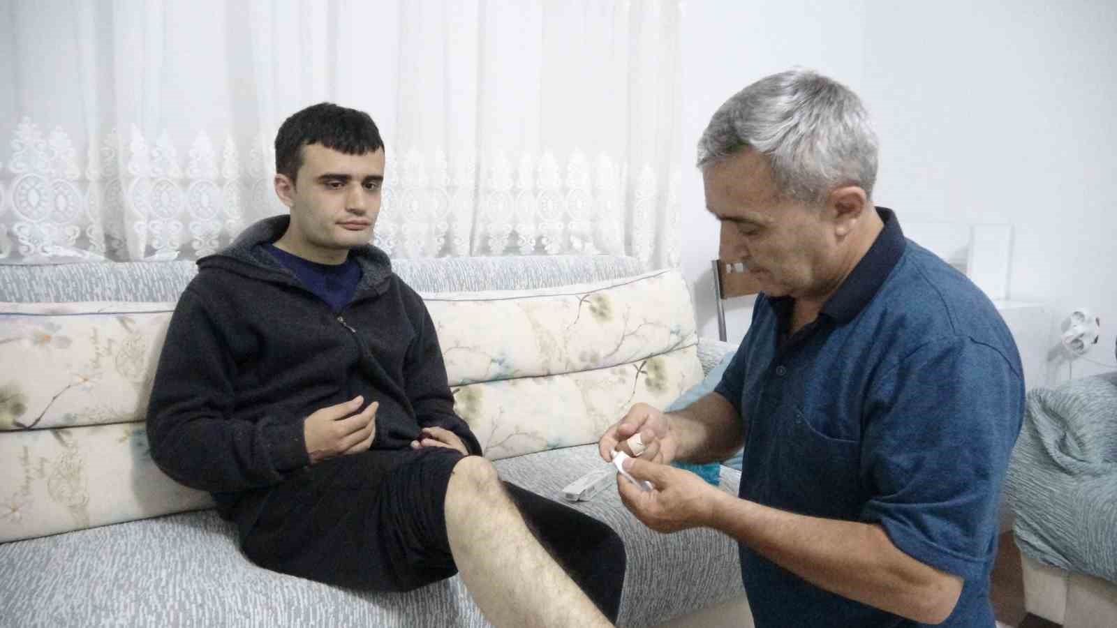 otizmli ogluyla doga gezisi sirasinda sahipli kopeklerin saldirisina ugradi 0 A41zIrr3