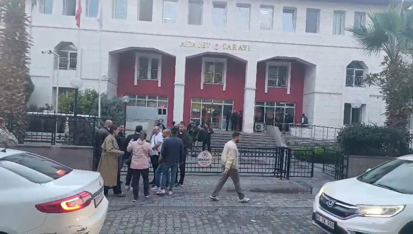 otizmli ogrenciyi merdivenden iten mudur tutuklandi 0 TNeBimQ5