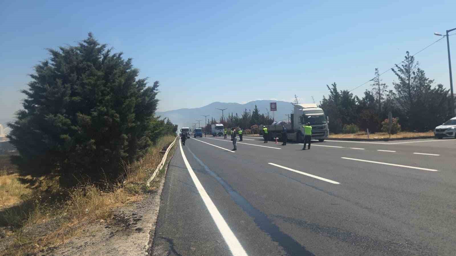 Otluk alanda çıkan yangın korkuttu 4 otluk alanda cikan yangin korkuttu 0 zisFVp4E