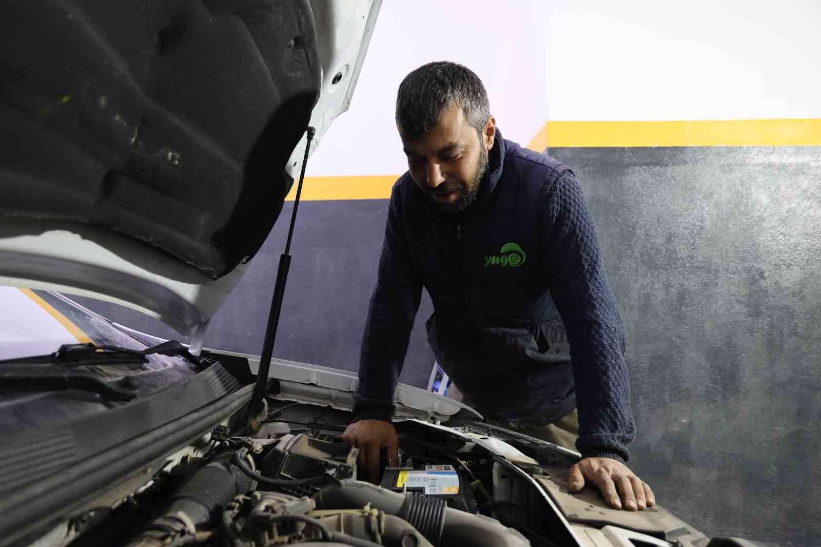 Oto bakım ustasından uyarı: "450 liradan kaçarak 40 bin liralık masrafa girmeyin" 5 oto bakim ustasindan uyari 450 liradan kacarak 40 bin liralik masrafa girmeyin 1 3d27wNM1