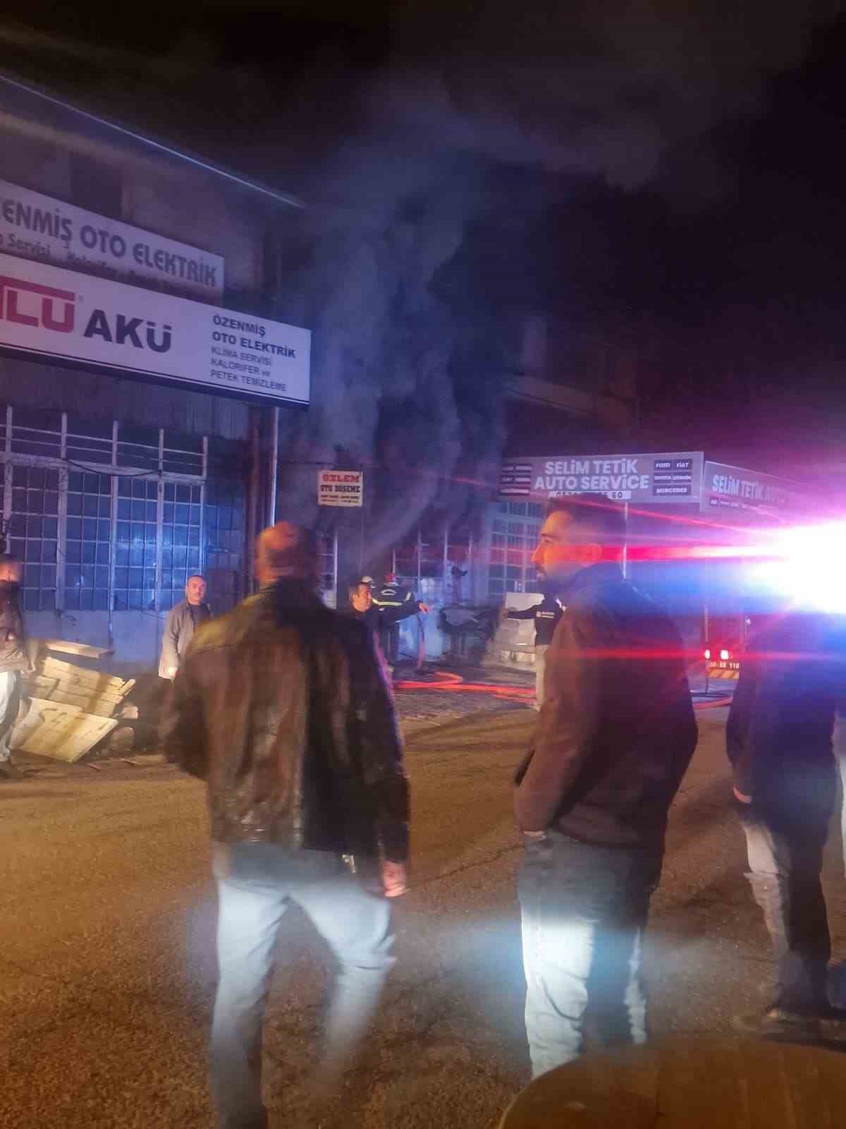 oto doseme dukkani cikan yanginda kule dondu 5 ng9hAfjD