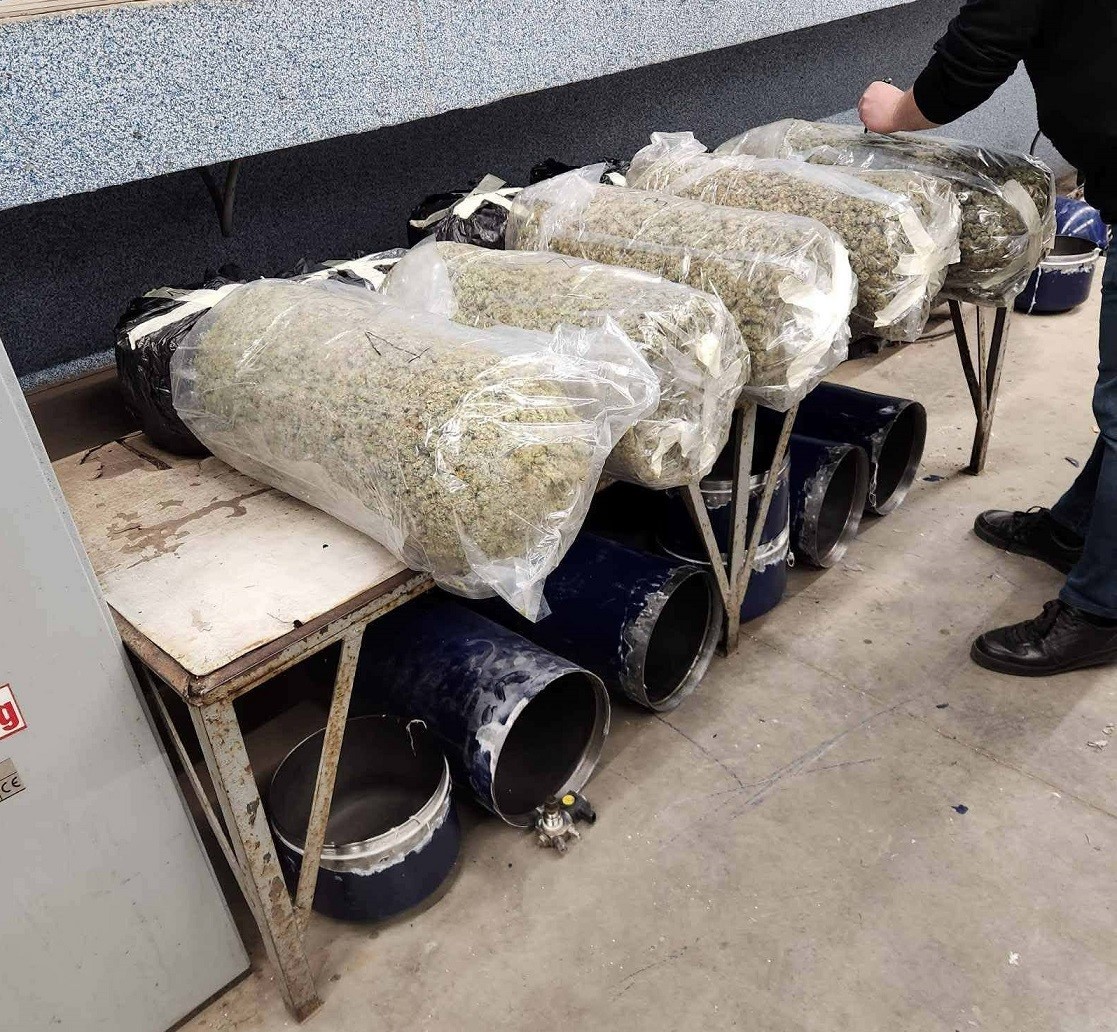 oto gaz tuplerine gizlenen 70 kilo esrar yakalandi 3 ecpPVHtd