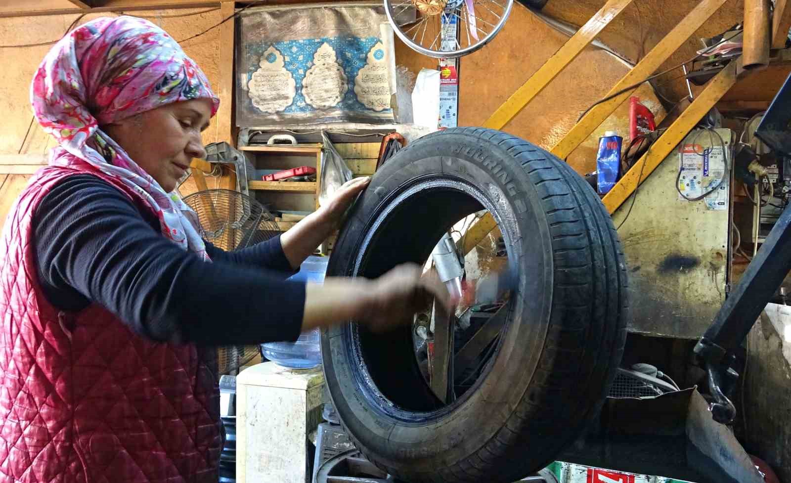 oto lastik tamirine kadin eli degdi elinde krikoyu goren soforler sasiriyor 9 yn4n4RUf