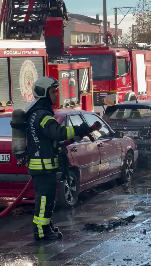 oto tamir dukkani ve 2 arac cikan yanginda kule dondu 3 h6PiztTP