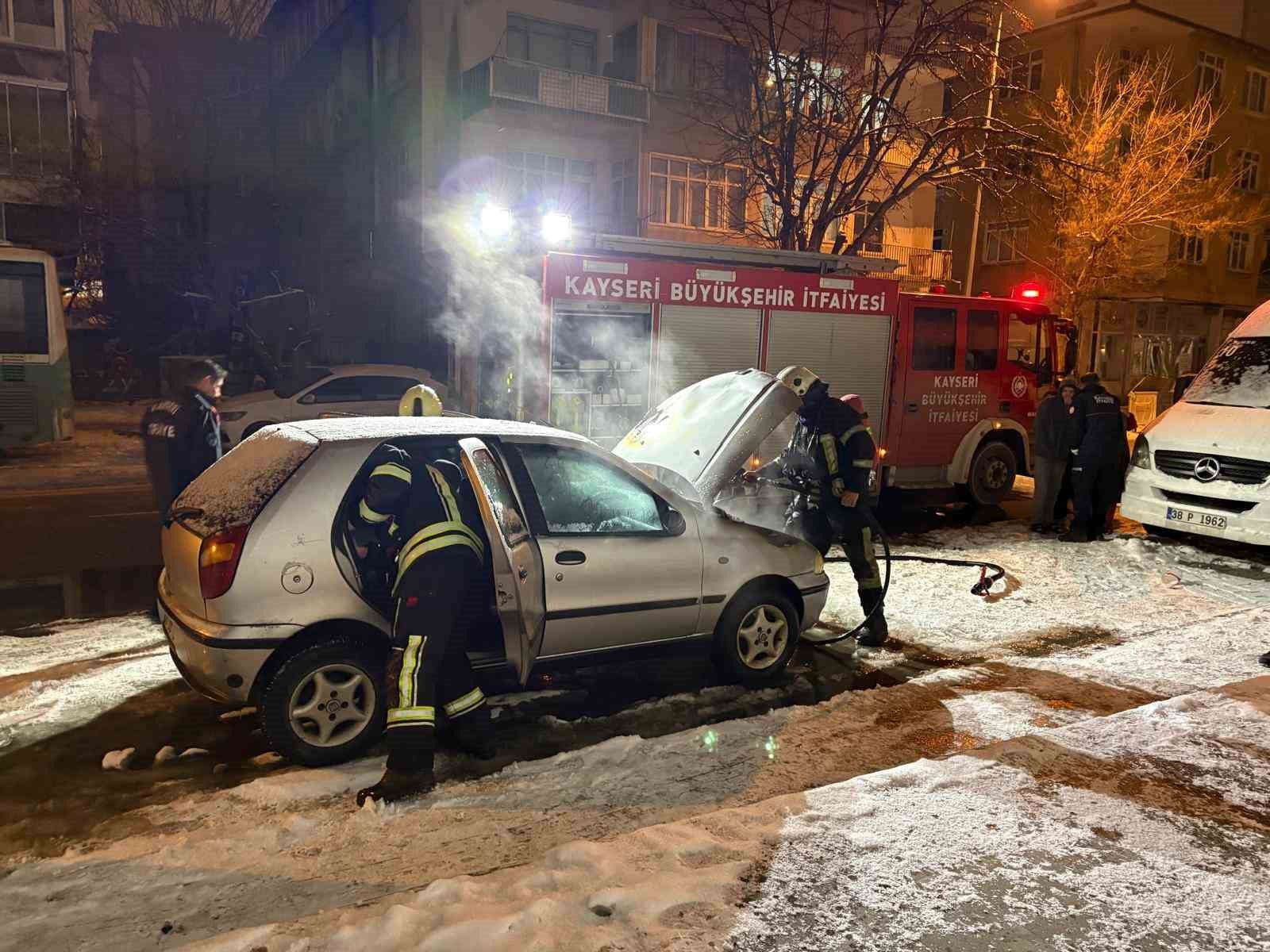 oto tamircisinden yeni cikardigi otomobili alev aldi 3 JG12zOsG