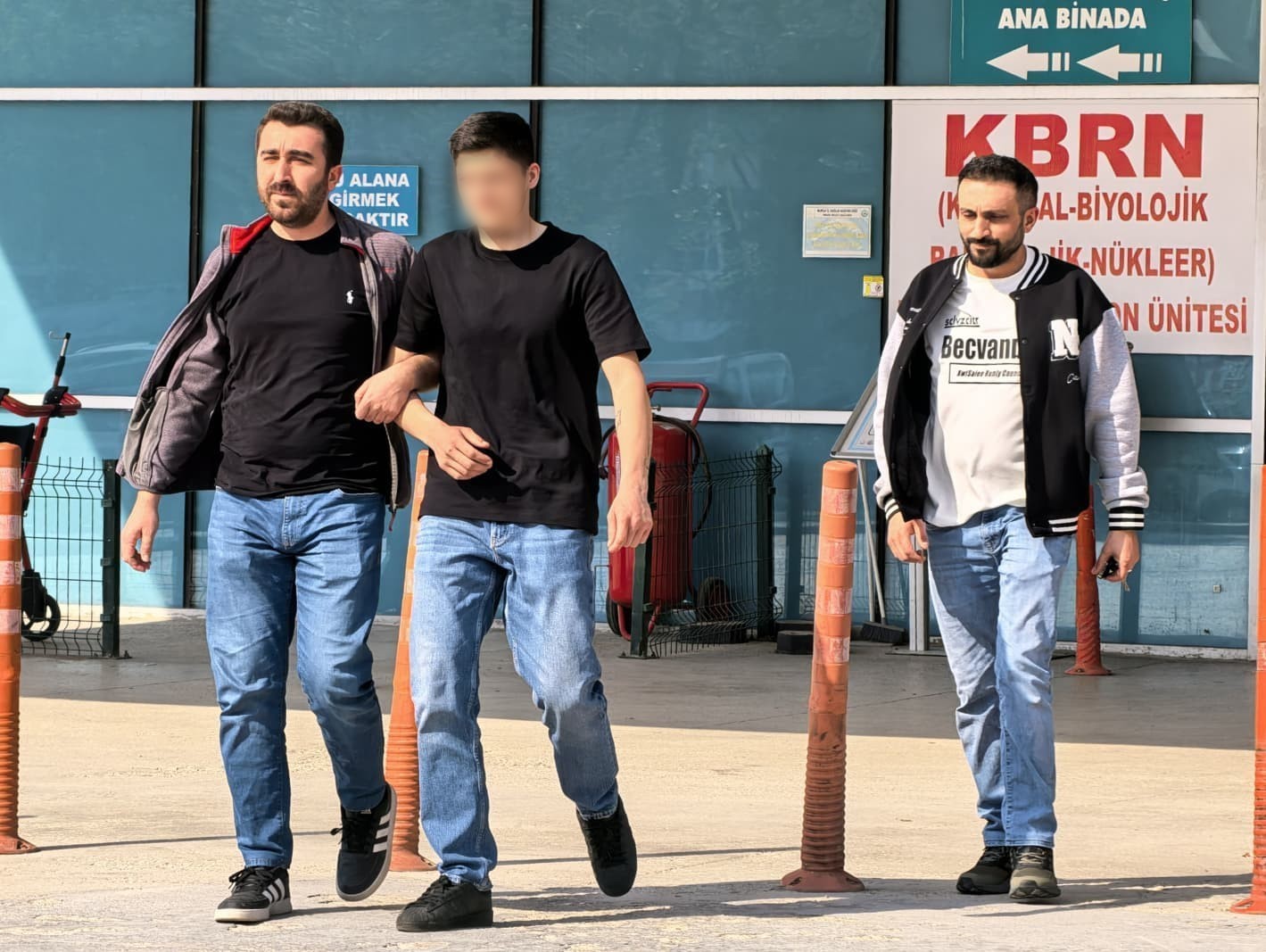oto tamirhanesindeki silahli saldiri failleri yakalandi 0 22DHW9Cm
