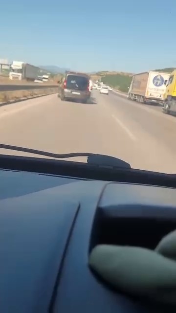 otobanda kaza kamerada kil payiyla kazadan kurtuldu 1 tmEbVnyE