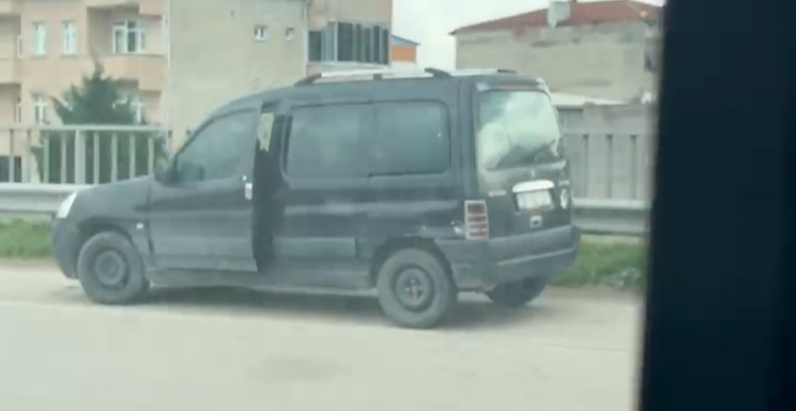 otobanda tehliketers yone giren arac trafigi kilitledi 2 PW1uaI2u