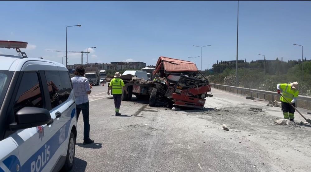 Otobandaki feci kazada hayatını kaybeden sürücünün kimliği belli oldu 4 otobandaki feci kazada hayatini kaybeden surucunun kimligi belli oldu 0 kqrFPZRC