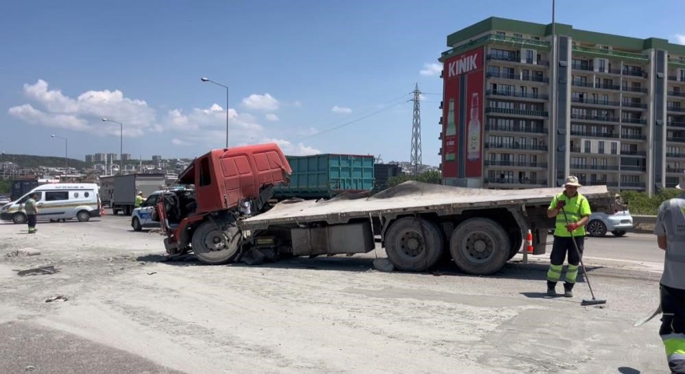 Otobandaki feci kazada hayatını kaybeden sürücünün kimliği belli oldu 5 otobandaki feci kazada hayatini kaybeden surucunun kimligi belli oldu 1 wdU2yHws