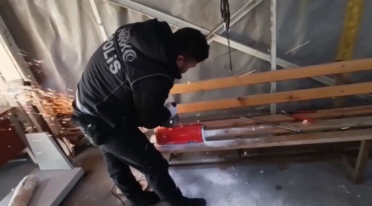 otobus bagajinda skunk duzenegi 8 kilo zehir ele gecirildi 1 CPrpgjlj