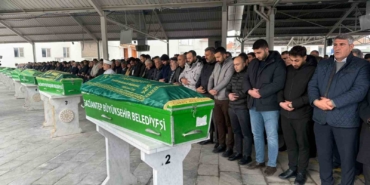 otobus-kazasinda-hayatini-kaybeden-3-kisi-gaziantepte-son-yolculuguna-ugurlandi-Knf1RLiQ.jpg