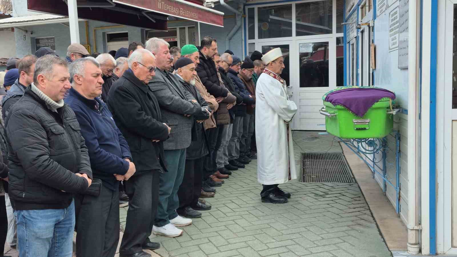 otobus kazasinda olen kadin son yolculuguna ugurlandi 0