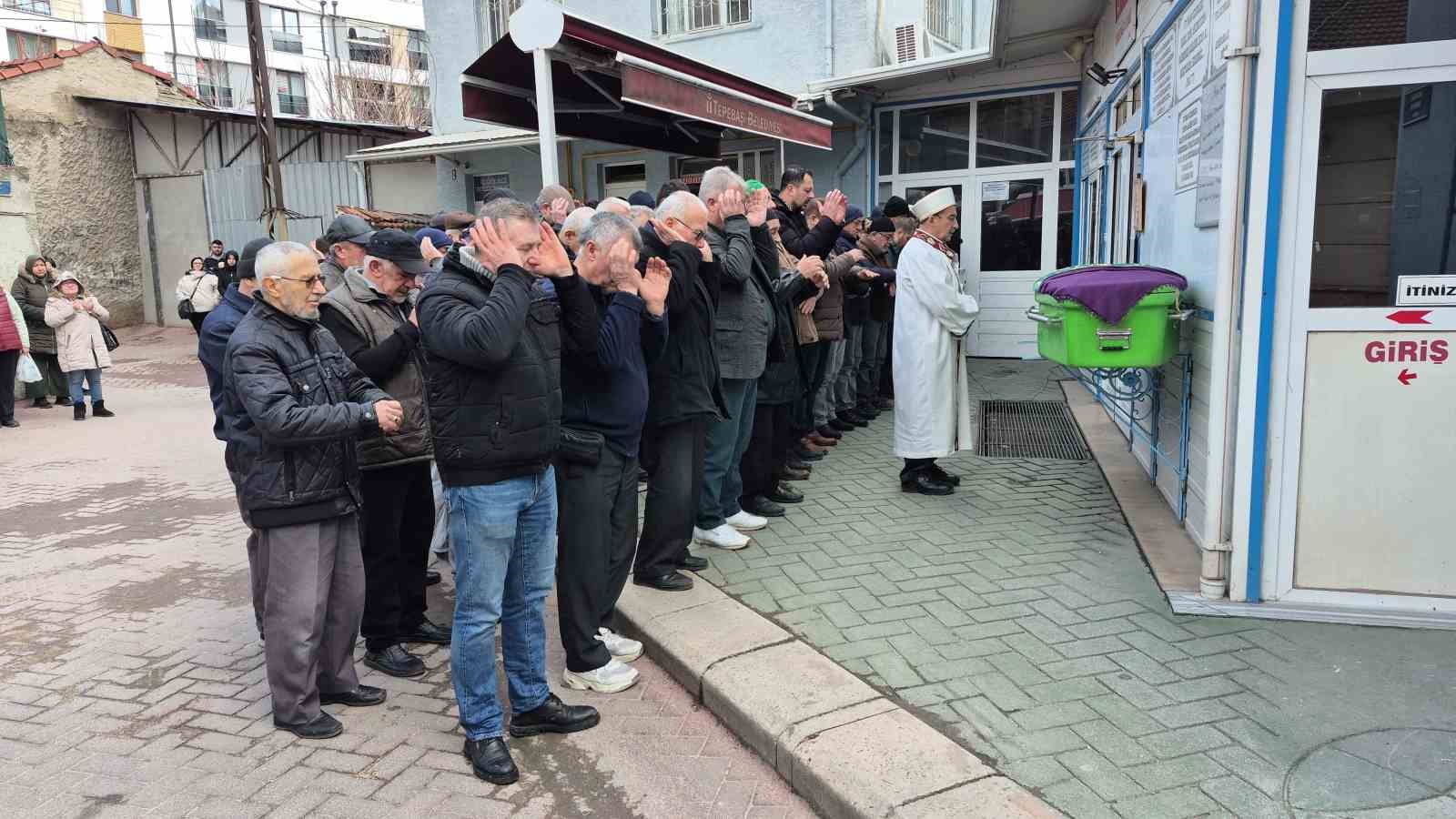 otobus kazasinda olen kadin son yolculuguna ugurlandi 5 WWBuU1HB