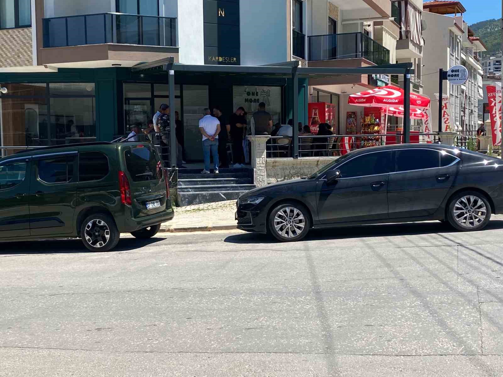 otobus kazasinda olenlerin kimlik tespit calismalari suruyor 1 SKGXXnk8