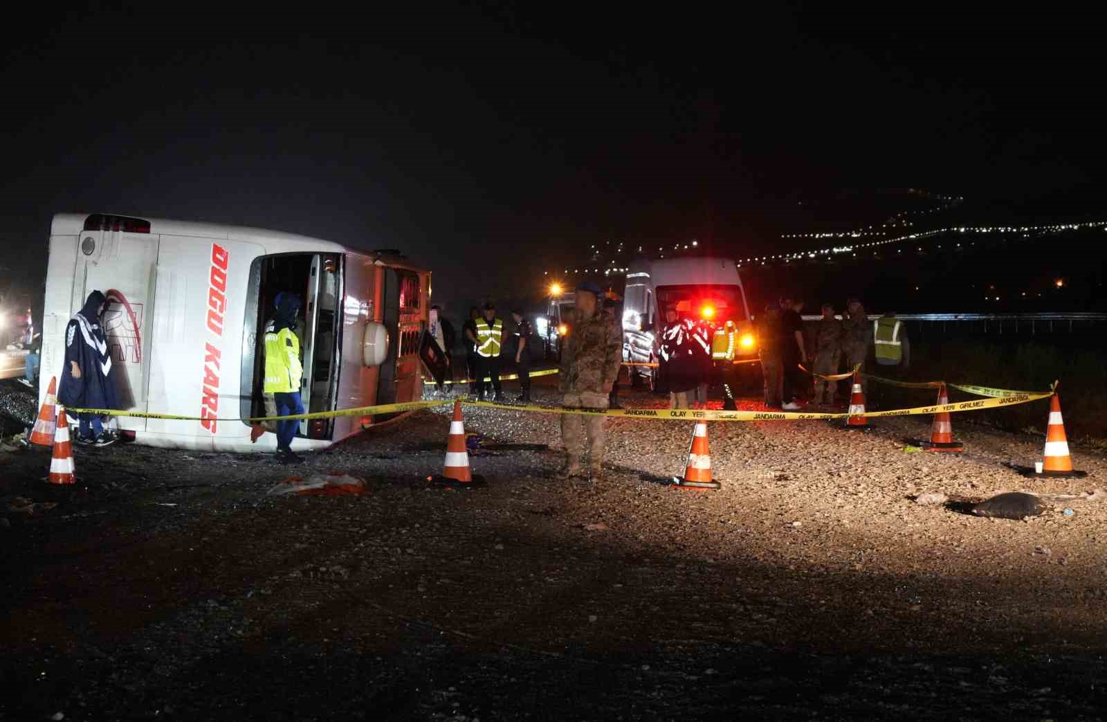 Otobüs kazasında yaralı sayısı 40’a yükseldi 11 otobus kazasinda yarali sayisi 40a yukseldi 7 mc8R2haH