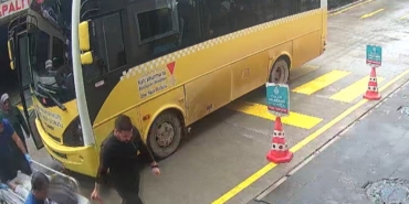 otobus-soforu-bayilan-cocugu-hastaneye-yetistirdi-kXlhbnde.jpg