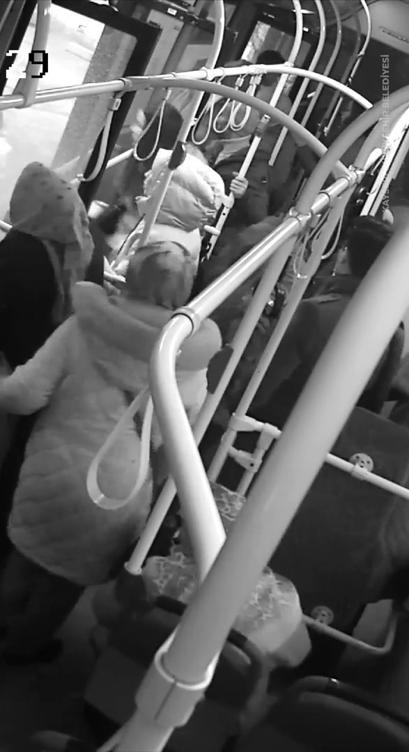 otobus soforu fenalasan yolcuyu hastaneye yetistirdi 0 2i3AnHWZ