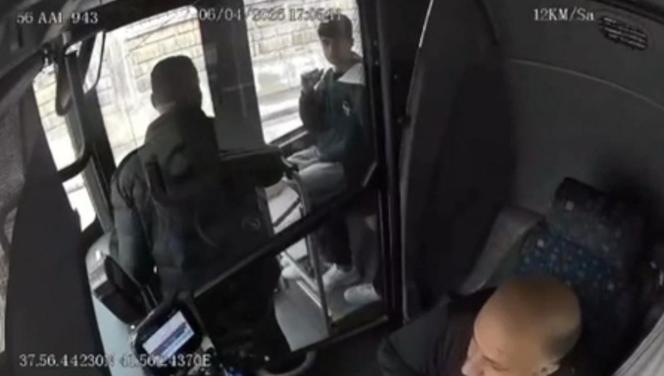 otobus soforu guzergahi degistirdi fenalasan yolcuyu hastaneye yetistirdi 0