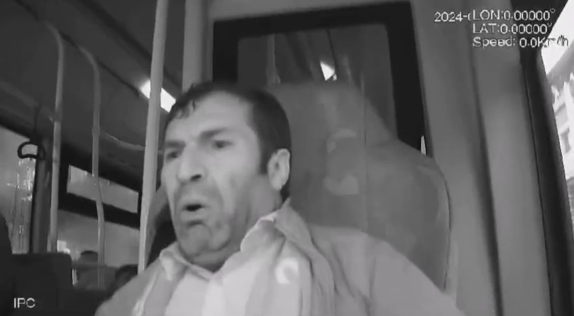 otobus soforu uykuya daldi onundeki araca carpti lise ogrencisi iki aracin arasinda boyle sikisti 2WdvOzhg