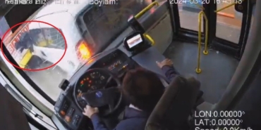 otobus-soforu-uykuya-daldi-onundeki-araca-carpti-lise-ogrencisi-iki-aracin-arasinda-boyle-sikisti-yL3FXVyH.jpg