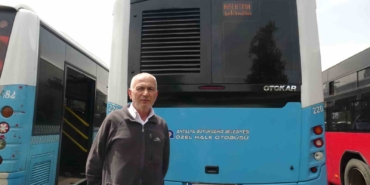 otobus-soforunden-patenci-cocuklara-ledli-uyari-patenci-kardes-tutma-arkadan-anneni-babani-aglatma-arkandan-UKn7hEsS.jpg