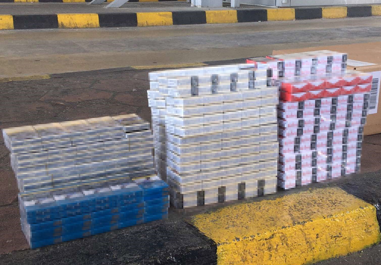 otobuste tavan klimasina gizlenen 45 bin 200 paket sigara gumruge takildi 1 8mykYT6b