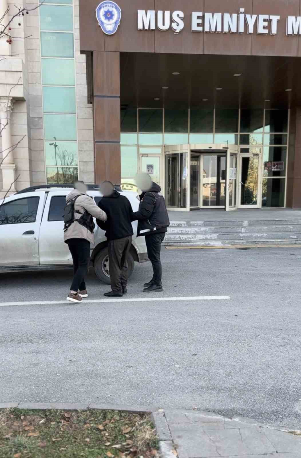 otobuste uyusturucu sevkiyatina mus polisi engel oldu 2 tutuklama 0 GmimU735
