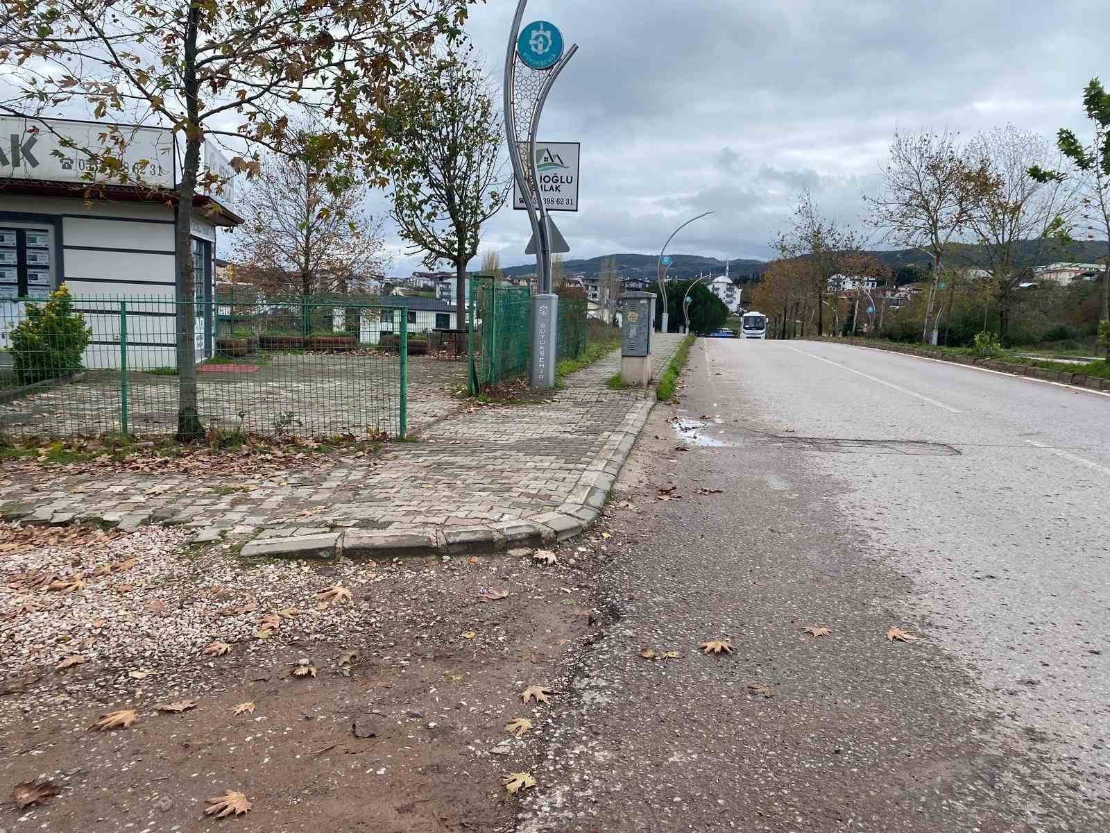otobusun altinda suruklenen kadindan aci haber 1 SsUMsC3K