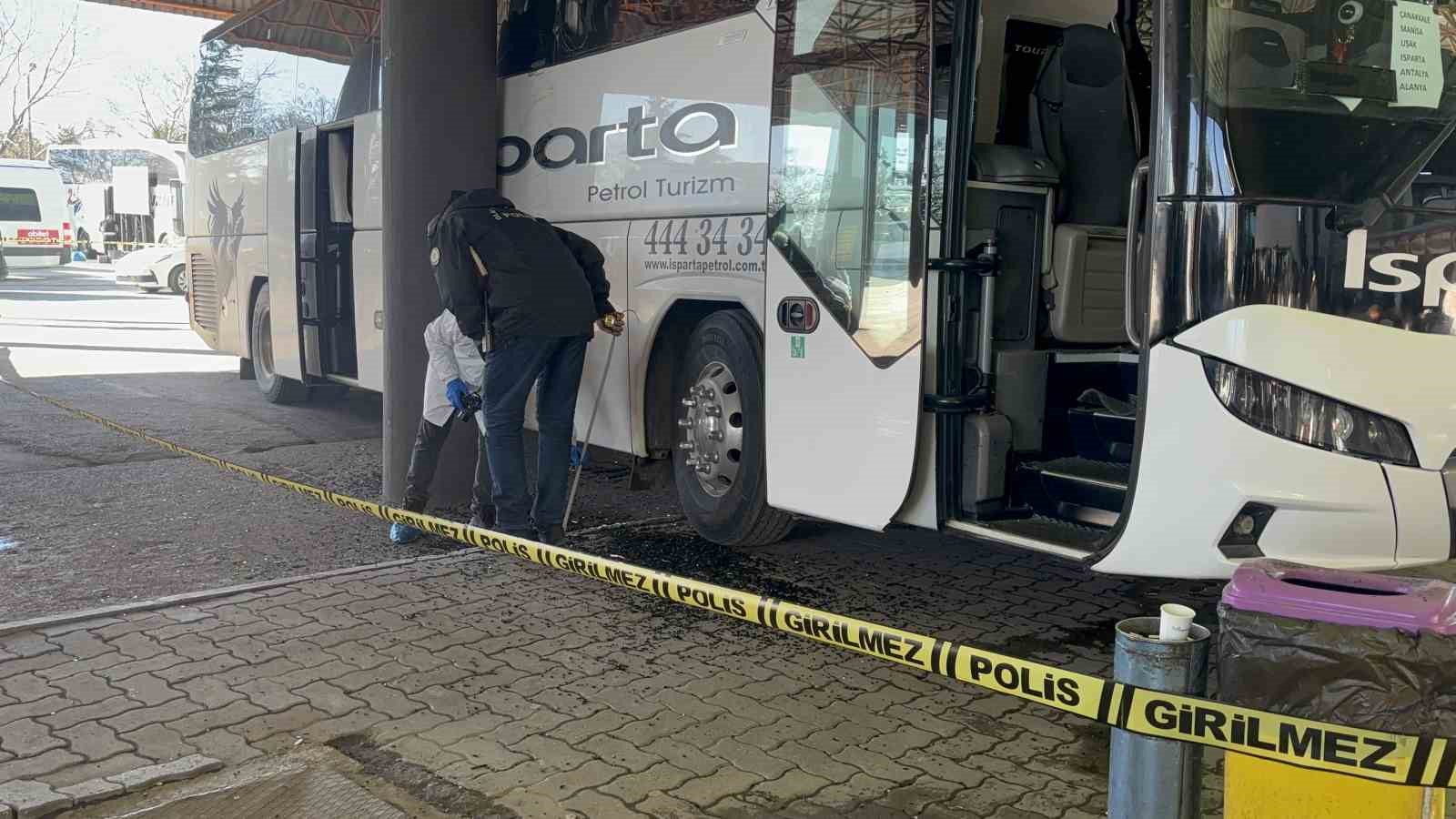 otogarda can pazari korku dolu anlar kamerada 4 H23tqPdC