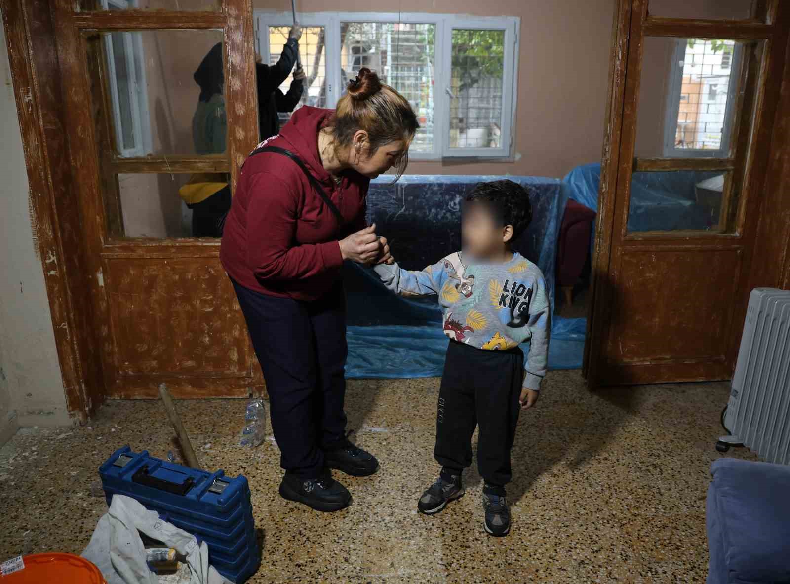 otogarda soyledikleriyle yurekleri daglayan cocuk ve ailesi yeni evlerine kavustu 3 hWeqX4cu