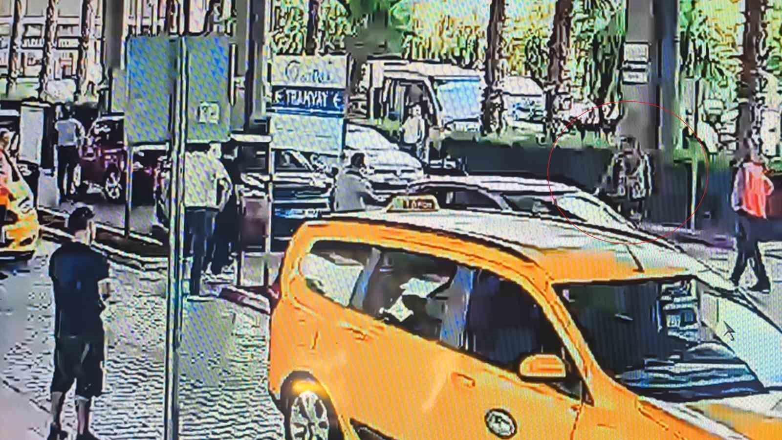 otogarin disindaki cuvala gizledigi bicagi alip 2 guvenlik gorevlisini yaraladi 0 35ZNXzpp
