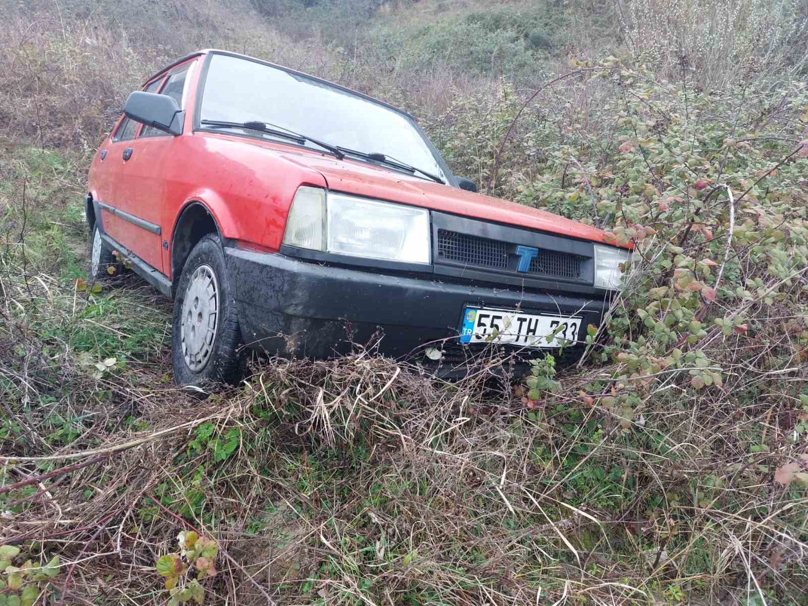 Otomobil 10 metre aşağıya uçtu: 1 yaralı 5 otomobil 10 metre asagiya uctu 1 yarali 1 S137c3Yw