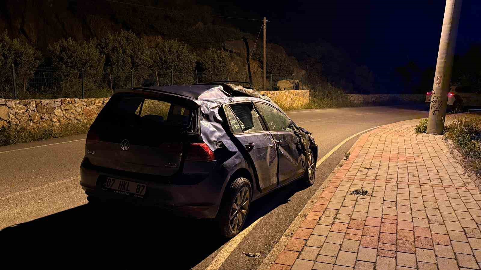 otomobil 7 metre yukseklikten yuvarlandi surucu burnu kanamadan aractan cikti 4 CwbXMhlF