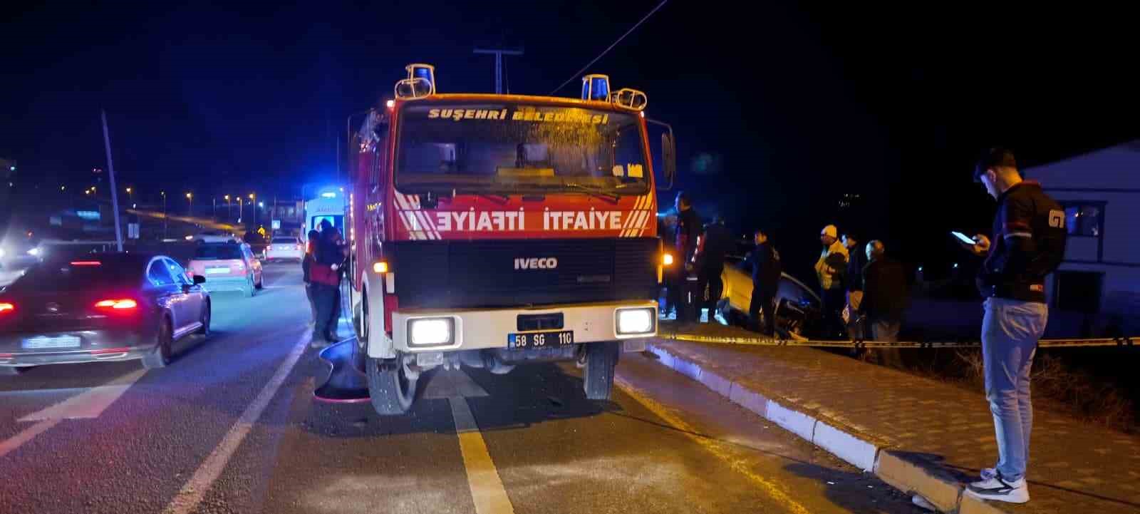 otomobil bariyere carpti 1i agir 2 kisi yaralandi 1 tTdfPyQb