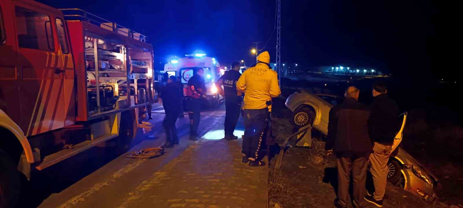 otomobil bariyere carpti 1i agir 2 kisi yaralandi 2 w35bGe98