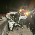otomobil-beton-bariyerlere-carpti-1-olu-bgeDRazm.jpg