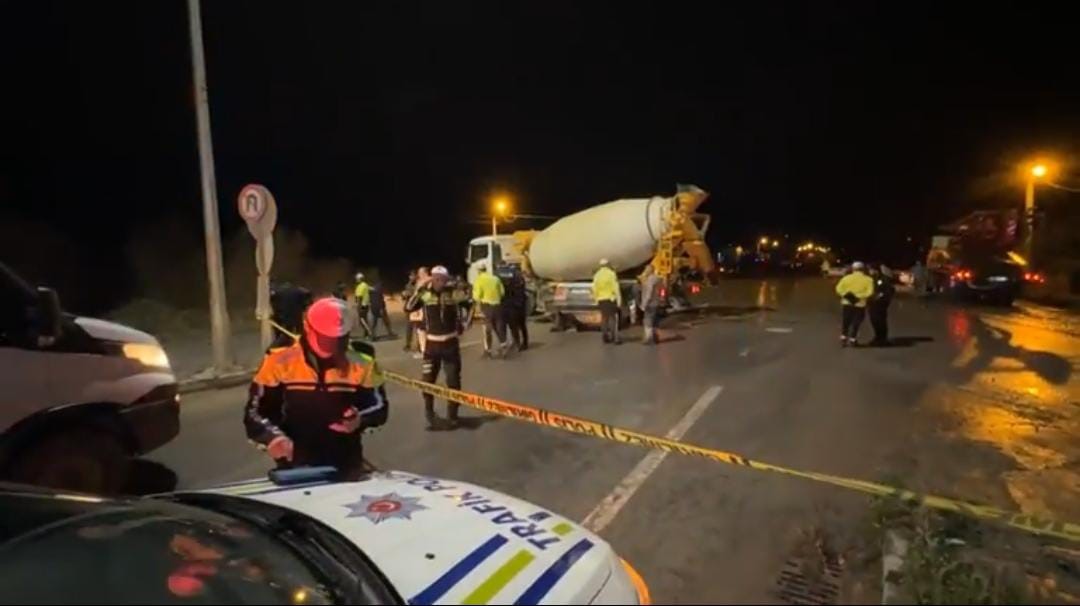 otomobil beton mikserine carpti 1 yarali 1 rDTjO3j5