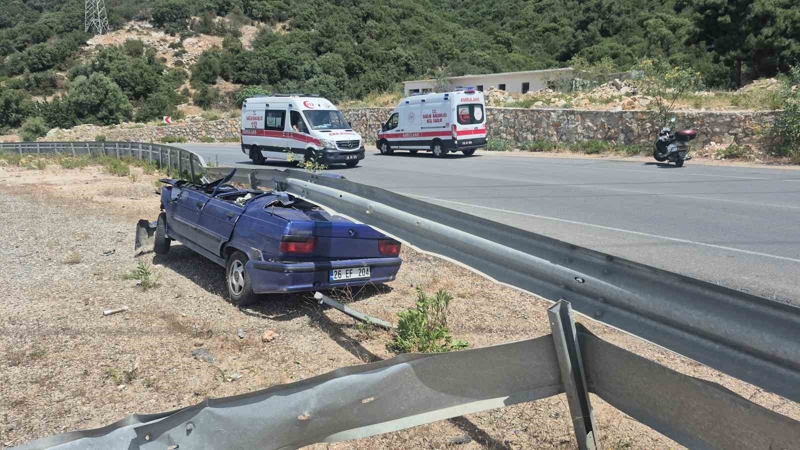 Otomobil çelik bariyerin altına girdi, sürücü kazayı hafif yaralı atlattı 4 otomobil celik bariyerin altina girdi surucu kazayi hafif yarali atlatti 0 gpJMYqmU