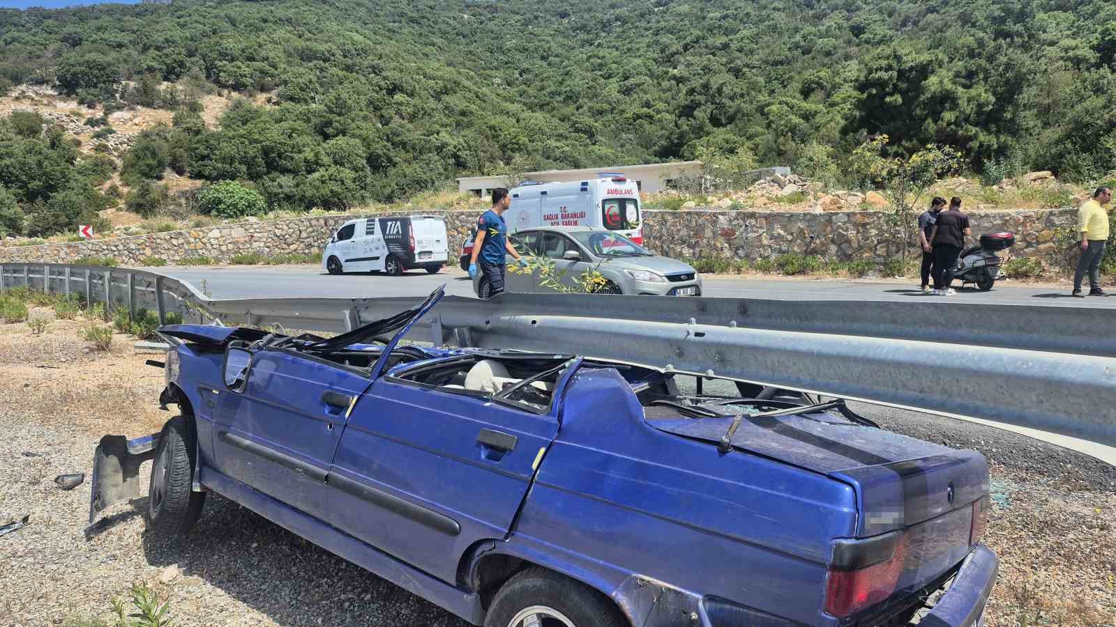 Otomobil çelik bariyerin altına girdi, sürücü kazayı hafif yaralı atlattı 6 otomobil celik bariyerin altina girdi surucu kazayi hafif yarali atlatti 2 53Agb99w