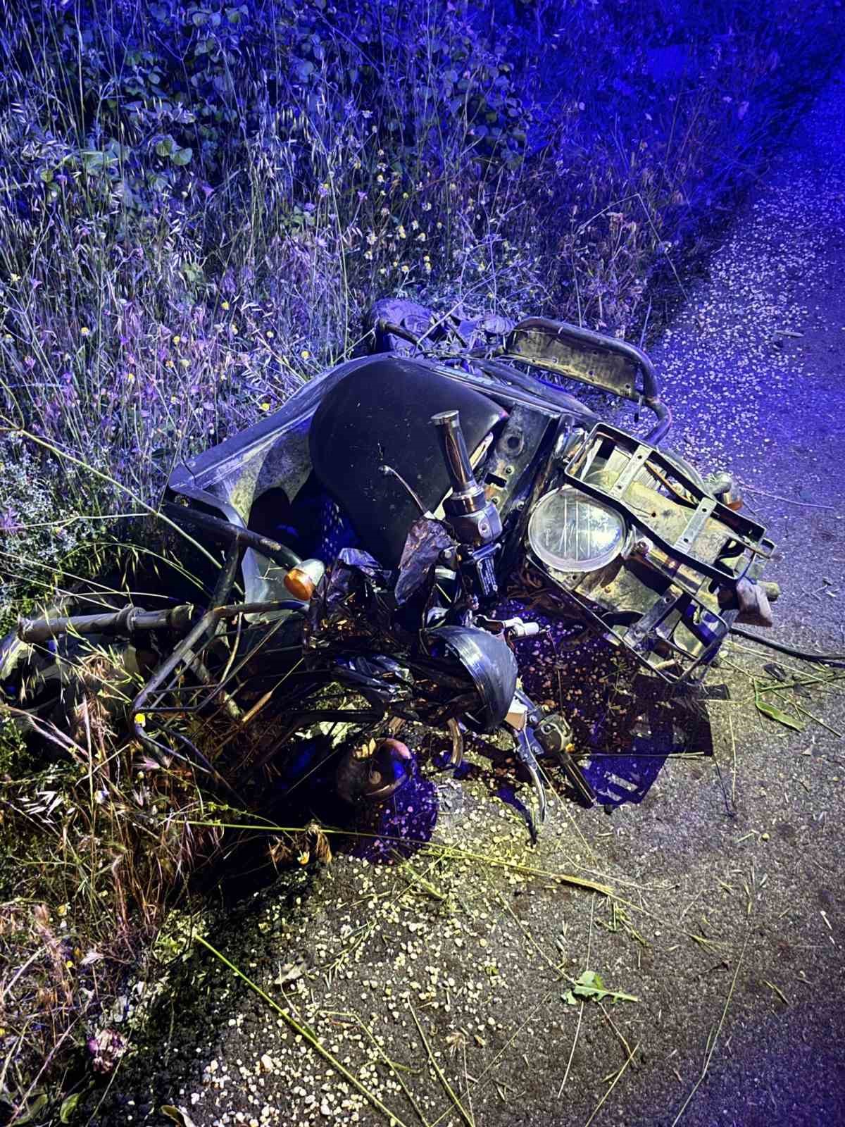 otomobil elektrikli bisiklete carpti 1 olu 1 AlJWUgNC