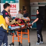 otomobil-ile-carpisan-bisiklet-surucusu-hastaneye-kaldirildi-UKsEd4W8.jpg
