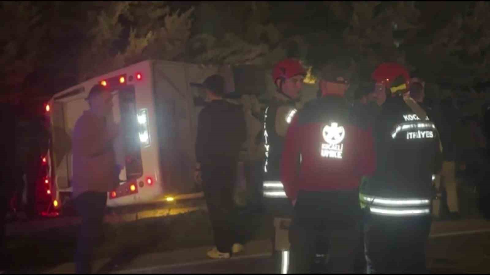 otomobil ile carpisan isci servisi devrildi 8 yarali 1 OtlreJv5