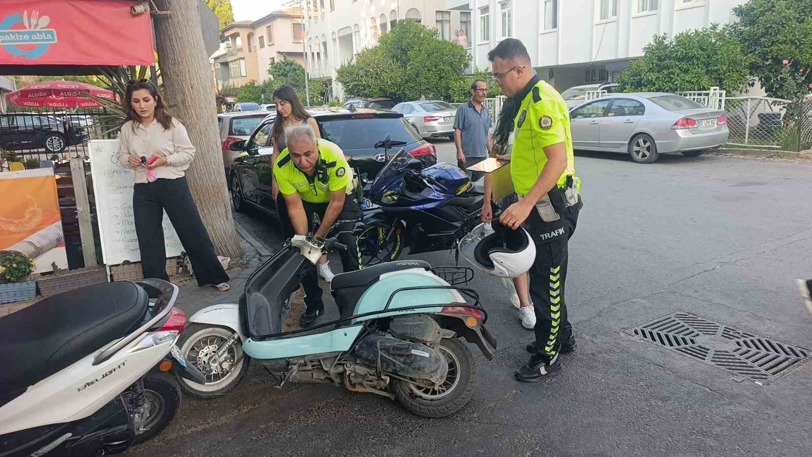 otomobil ile carpisan motosikletin surucusu yaralandi 4 9B8ffigp