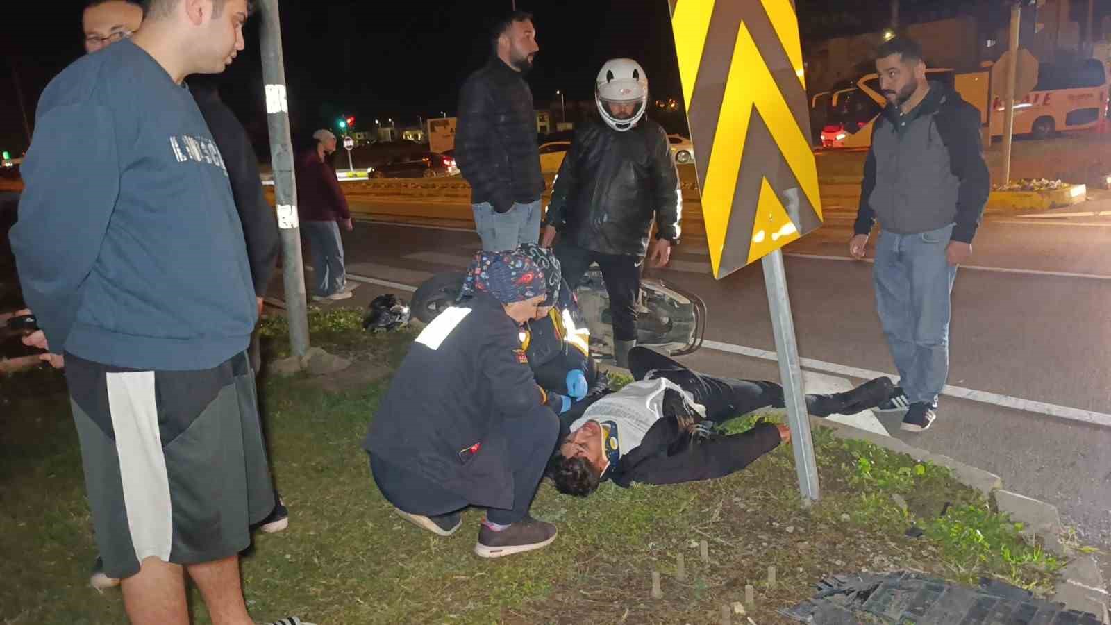 otomobil ile carpisan motosikletli aci icinde yerde kaldi 4 zO7i3r8K