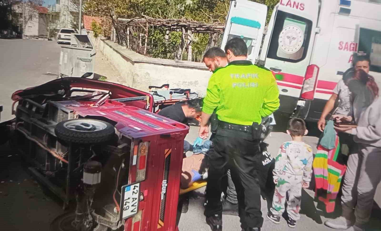 otomobil ile elektrikli motosiklet carpisti 2 yarali 1 N2l9tIk4