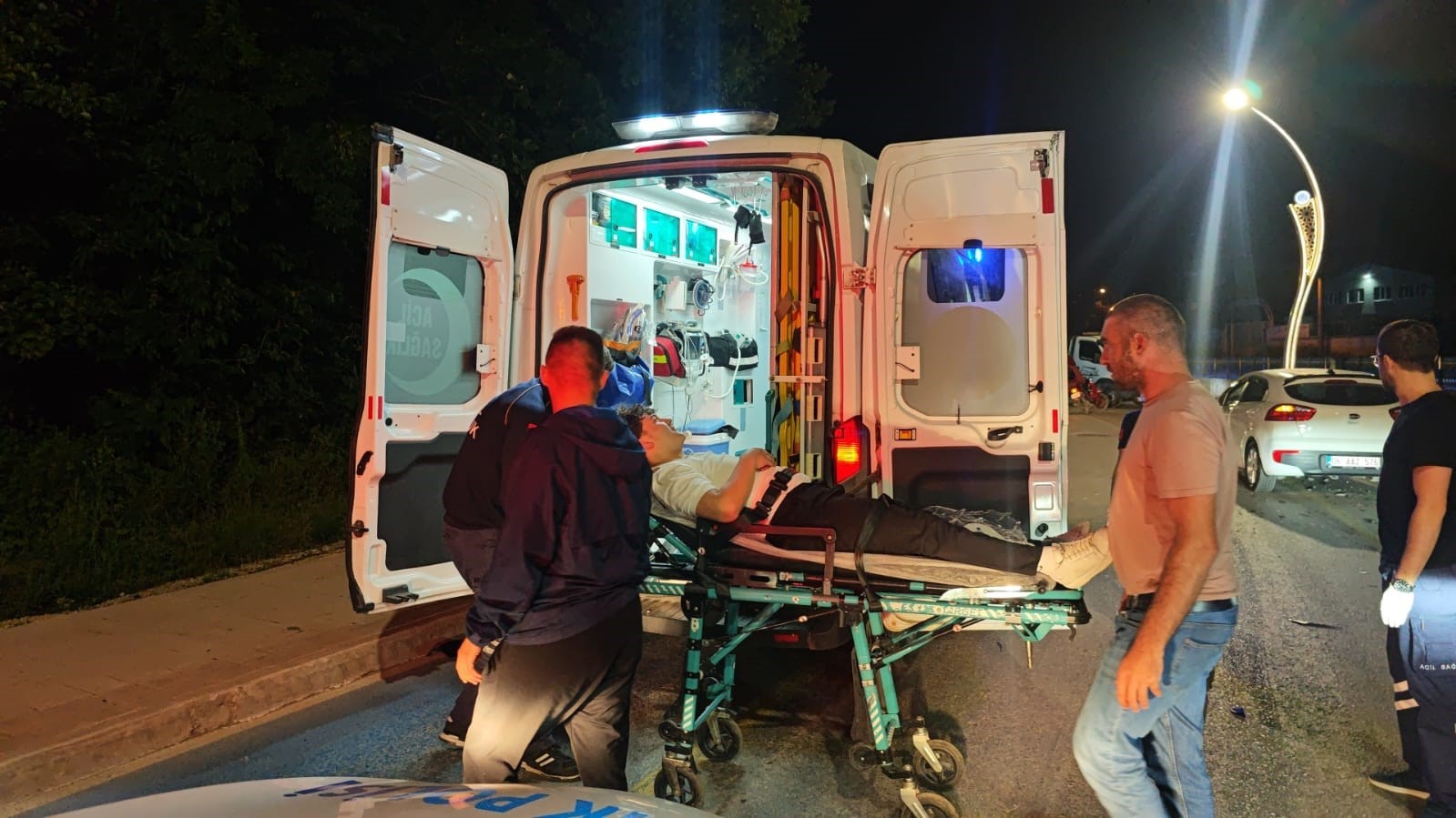 Otomobil ile kafa kafaya çarpışan motosiklet sürücüsü yaralandı 10 otomobil ile kafa kafaya carpisan motosiklet surucusu yaralandi 6 Qc4QaNTb
