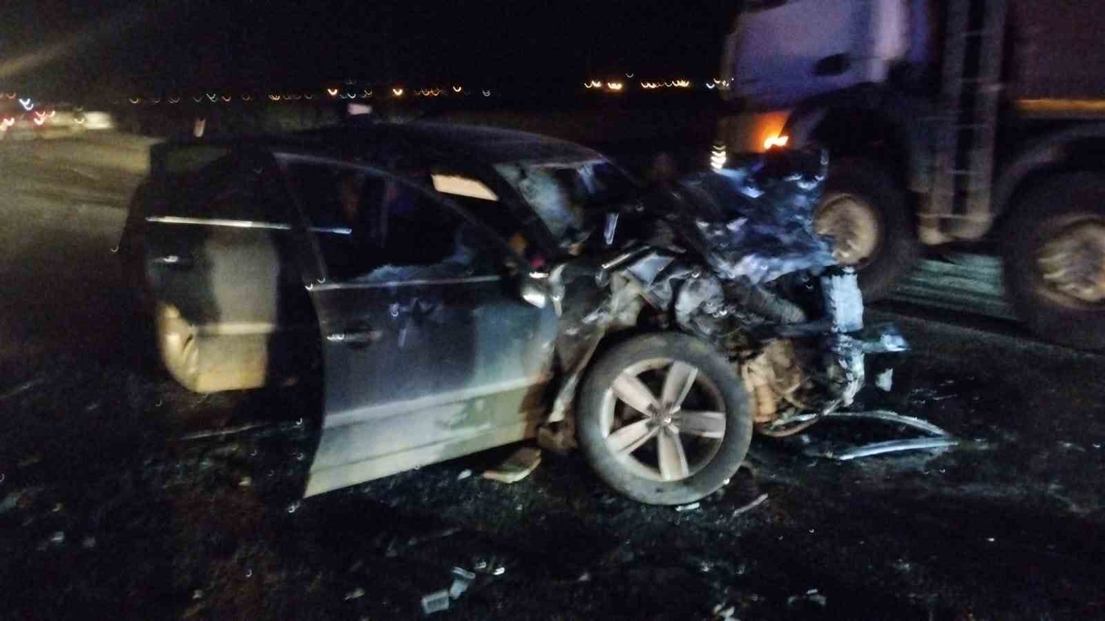 otomobil ile minibus kafa kafaya carpisti 1 olu 6 yarali 3 tweCWUWd