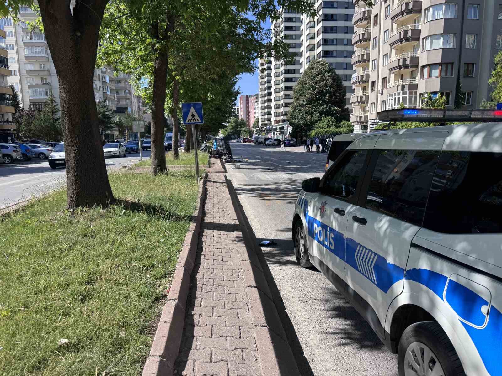 otomobil ile moped carpisti 5 yarali 2 1un3G88e