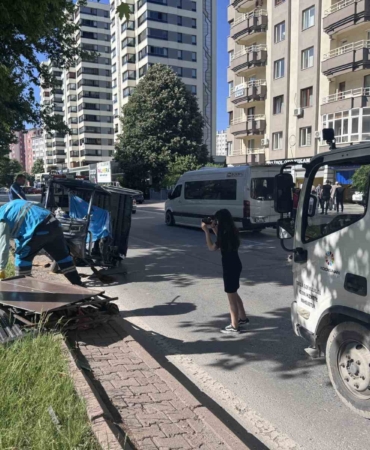 otomobil-ile-moped-carpisti-5-yarali-yqfUIcZe.jpg